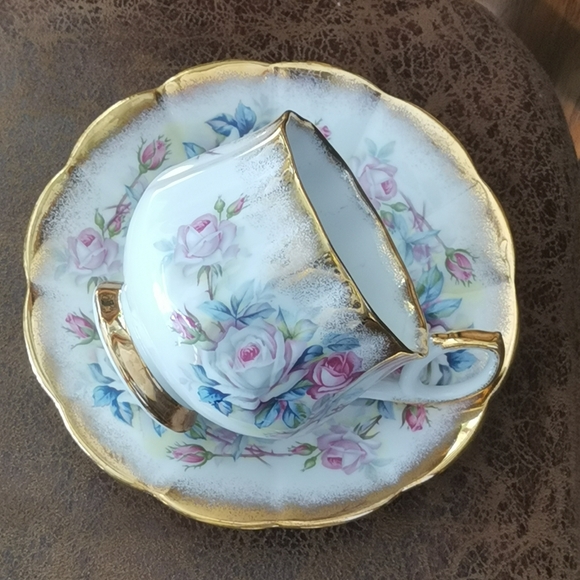 Vintage Stratford Teacup and Saucer, Fine Bone China - Picture 3 of 6